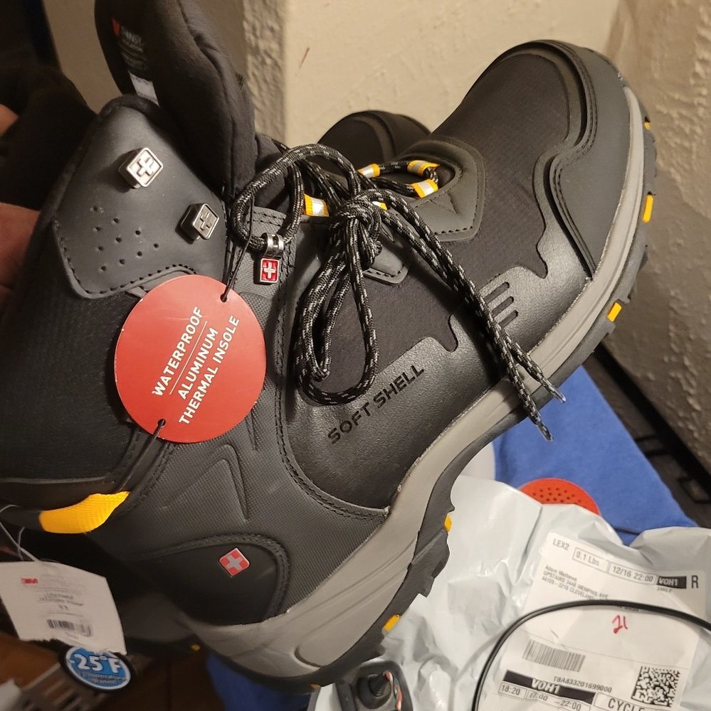 Swiss Tech insulated winter boots waterproof size 11.5 men